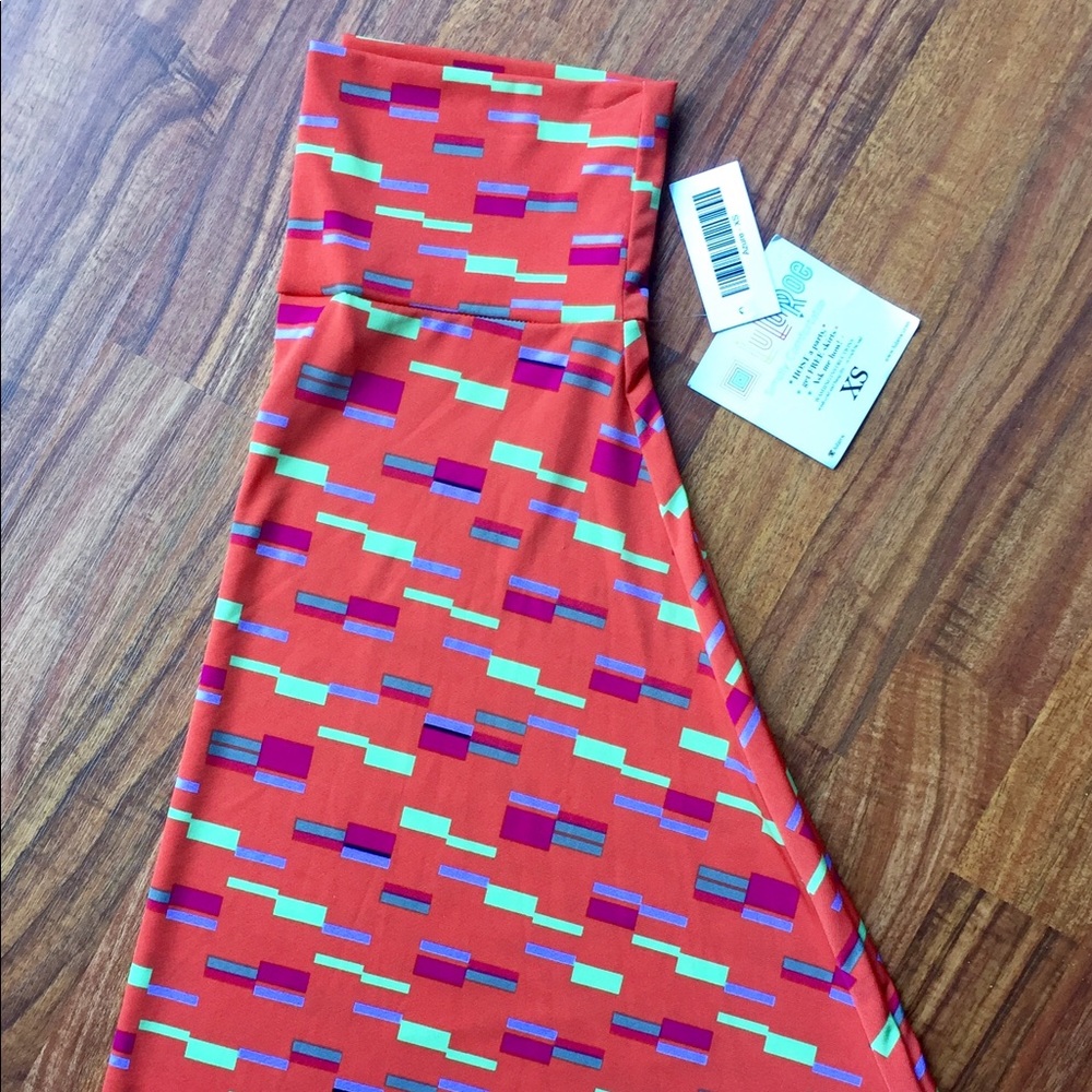 NWT Lularoe “azure” skirt. SIZE S